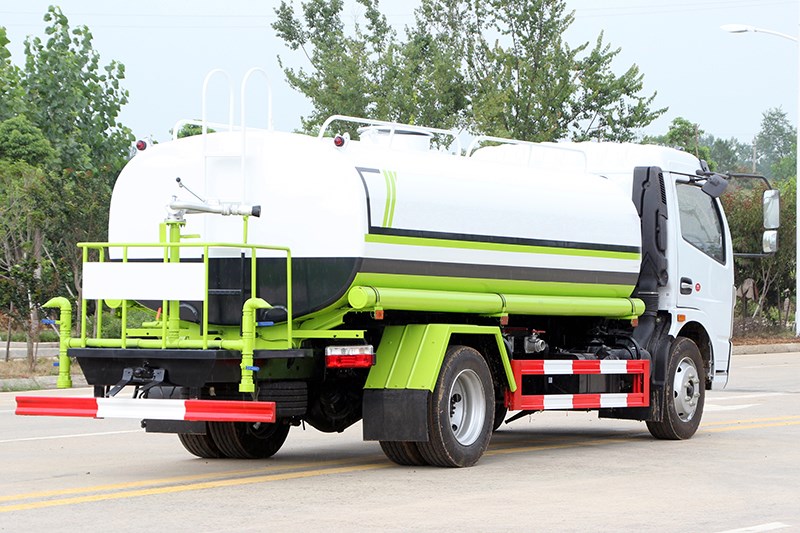 國六大多利卡9.2噸灑水車