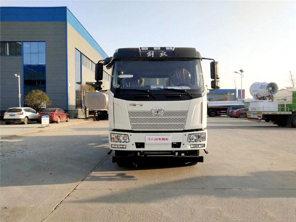 國六12方解放J6L抑塵車50-100米