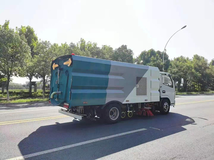 國(guó)六東風(fēng)小多利卡洗掃車 -程力洗掃車廠家