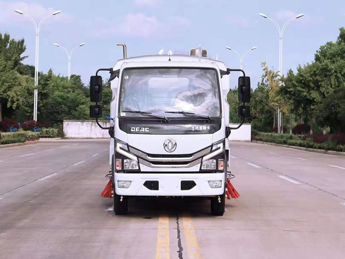 國(guó)六東風(fēng)小多利卡洗掃車 -程力洗掃車廠家