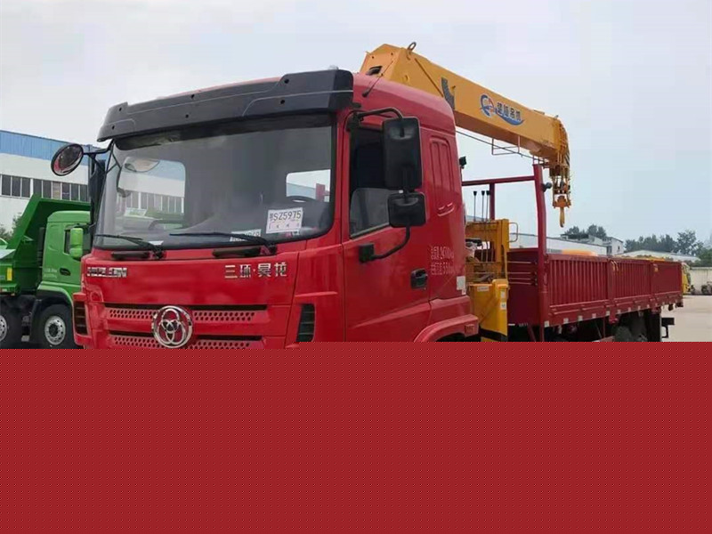 國(guó)六三環(huán)昊龍?zhí)嵘龢虺S12噸吊機(jī)