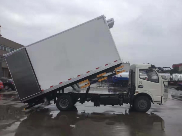 東風(fēng)多利卡D6動(dòng)物無(wú)害化處理車(chē)