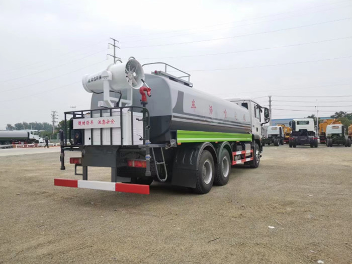 國六汕德卡18方霧炮車_灑水車廠家