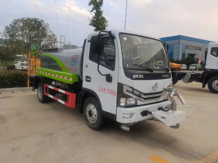 國(guó)六小型灑水車(chē)_東風(fēng)多利卡5方灑水車(chē)_ 5噸灑水車(chē)價(jià)格_程力灑水車(chē)廠(chǎng)家